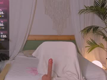 girl
        coy_tessa_ cam image #3586143
