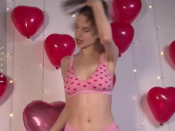 girl
        happynewdear cam image #6132709