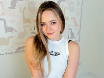 girl
        molly__meow cam image #3686342