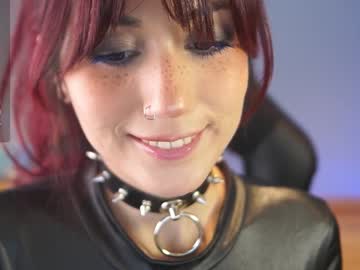 girl
        greeny_mat cam image #5182397