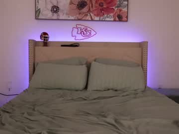 couple
        ari_lovexo cam image #6247147