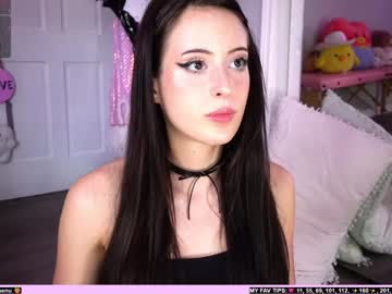girl
        rosiebones cam image #4471504