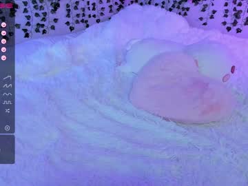 girl
        bunnydollstella cam image #1212394