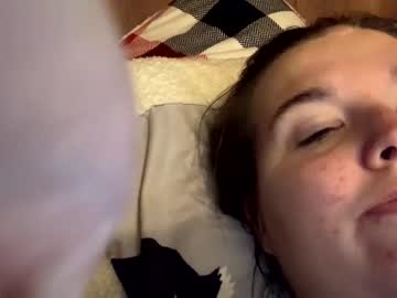 girl
        destinygreathead25 cam image #2923575