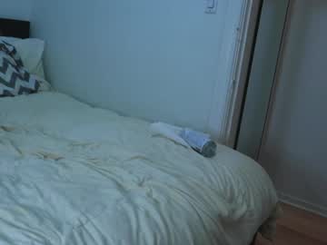 couple
        yourkinkykitty69 cam image #2983291