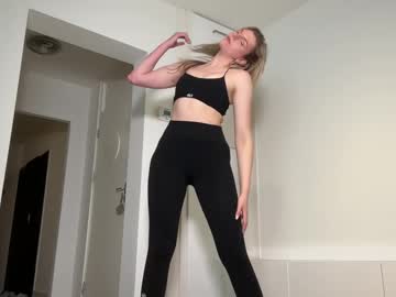 girl
        jennlovex cam image #6655972
