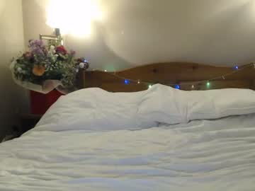 girl
        mallinia cam image #3141478