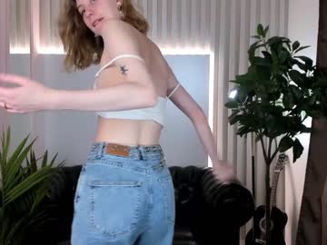 girl
        leslie_that_one cam image #1194820