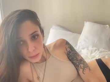 girl
        ariacutiee cam image #1513960