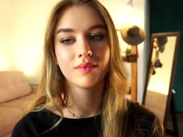 girl
        adorableash cam image #5317893