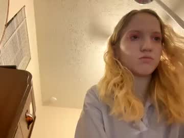 girl
        str4wberryshortcake cam image #2396897