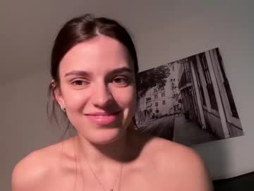 girl
        suzyjames cam image #6572691