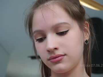 girl
        hecola cam image #6948406