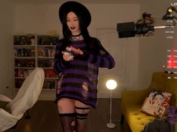 girl
        loony_moony cam image #3534393
