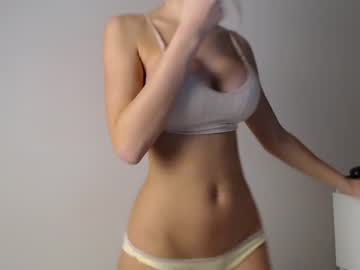 girl
        trixie_taylor cam image #2797182