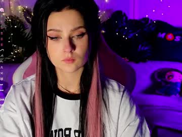 girl
        agara_romen cam image #5295684