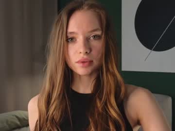 girl
        elenegilbertson cam image #3921590