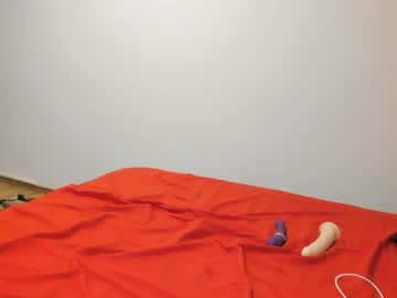 girl
        inocent_student17 cam image #2267136