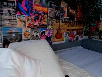 girl
        flirtykitty_ cam image #6449681