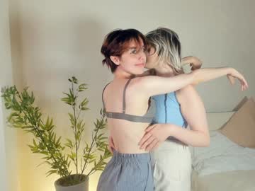 couple
        hoiiy_cute cam image #2192802
