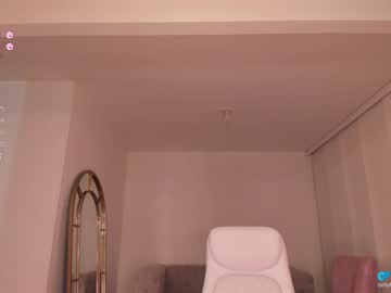 girl
        dinaoneg cam image #3705566
