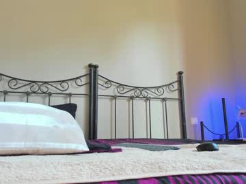 girl
        okssanna cam image #1854220