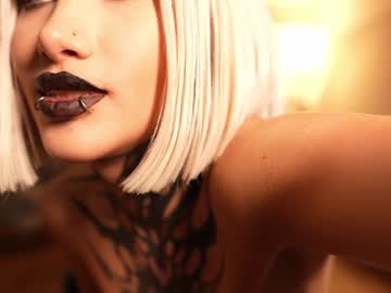 girl
        goth_dolll cam image #5435211