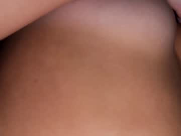 girl
        emilybatee cam image #1799073