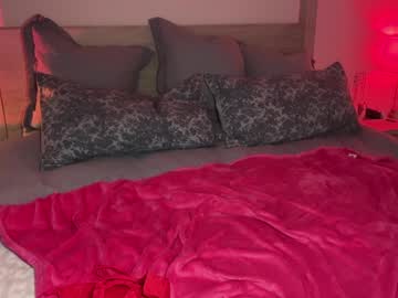 girl
        sarahjonesx cam image #6122737
