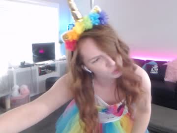 girl
        skyewatson cam image #126117