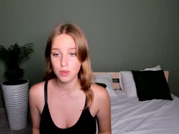 girl
        grace_barton cam image #2105215