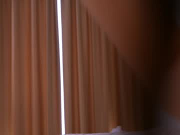 girl
        dovia cam image #5481323