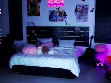 girl
        madnessalise cam image #2755757