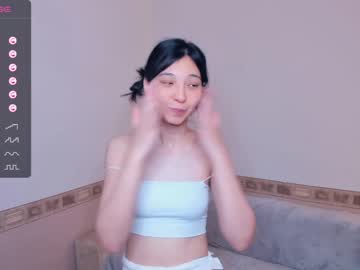 girl
        alwayssmile8 cam image #3036871