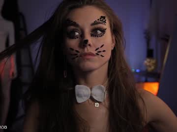 girl
        lettymoa cam image #4257670