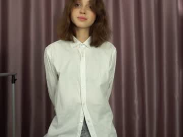 girl
        min_burgerbb cam image #3961761