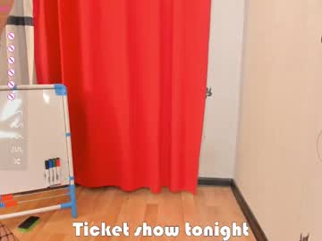 girl
        mila_milka_ cam image #2323554