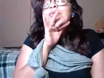 girl
        lopezbecky cam image #1514726