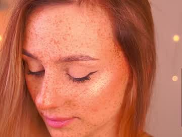 girl
        artease cam image #562181