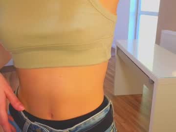 girl
        lucettagibbard cam image #4948688