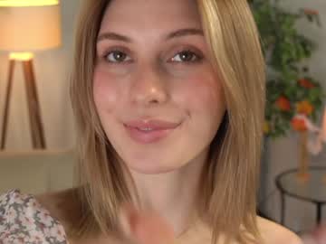 girl
        refined_style cam image #5452744