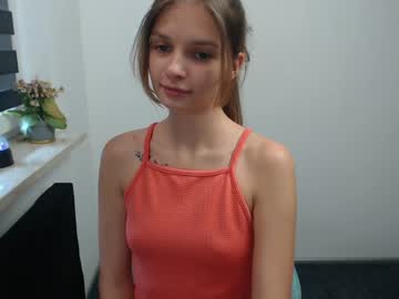 girl
        vivien_slender cam image #4605353