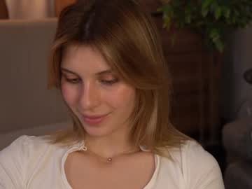 girl
        refined_style cam image #5346527