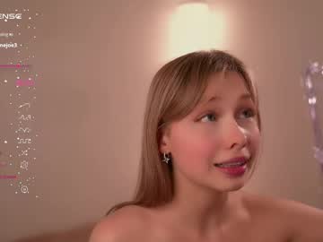 girl
        april_blush cam image #6863322