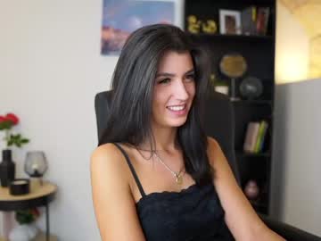 girl
        julia_roca cam image #3020368