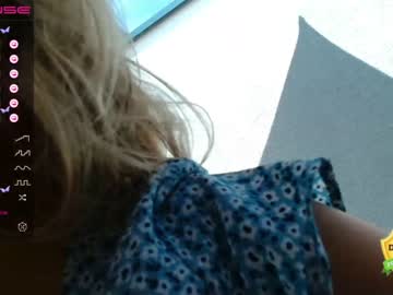 girl
        theellenshow cam image #1667955