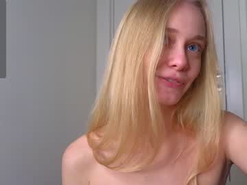 girl
        stacy_fanning cam image #3441796