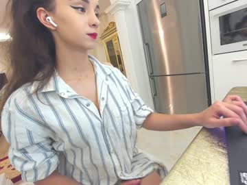 girl
        ehotlovea cam image #369732