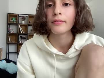 girl
        crown_of_vice01 cam image #2465075