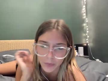 girl
        oliviahansleyy cam image #4171400